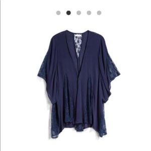 Honey Punch Mattson Lace Detail Kimono